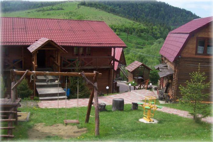 Boykivskiy Dvir Hotel Yasenitsa Zamkova Buitenkant foto