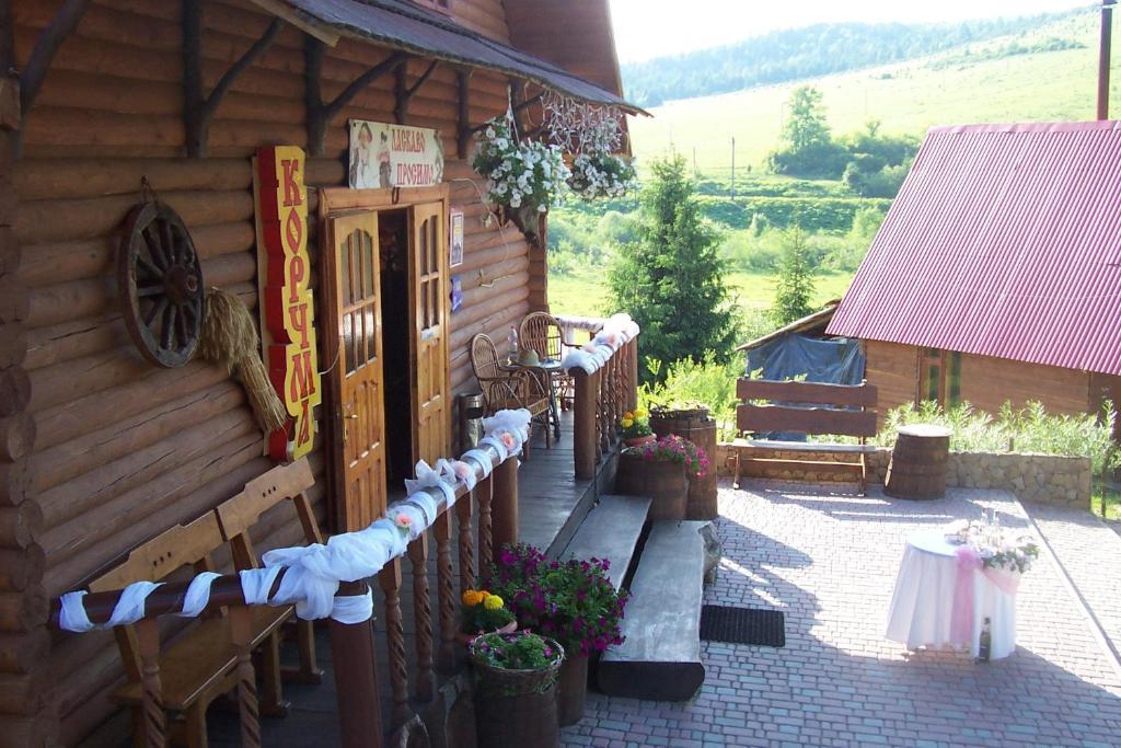Boykivskiy Dvir Hotel Yasenitsa Zamkova Buitenkant foto